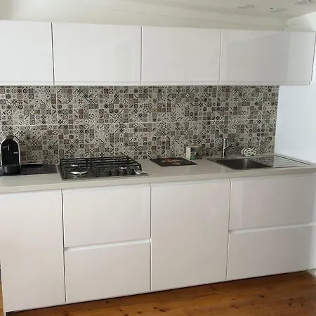 Apartment With Balcony, Casa Cristina